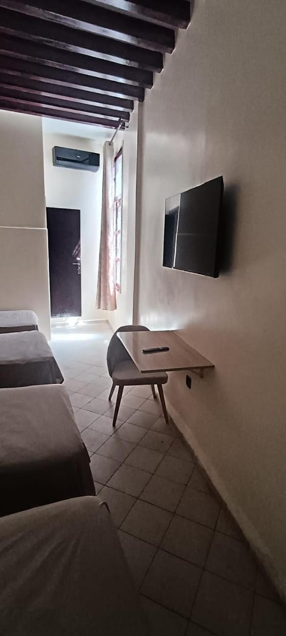 De Paris Hotel *